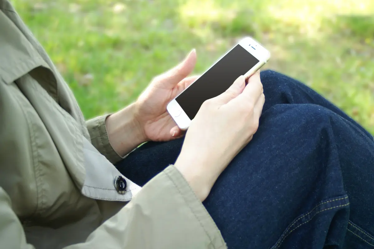 10歳の息子が勝手に「NHKのインターネットサービス（NHK ONE）」に登録していた！“月額1100円”の「受信料」がかかるそうですが、やはりスマホがある限り「解約はできない」のでしょうか…？