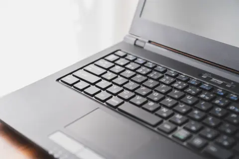 【10月14日まで】サポート終了を迎える「Windows 10」…“無料”でサポート期間を「1年間延長」できるって本当!? パソコンの買い替えに“実際に必要な予算”も解説