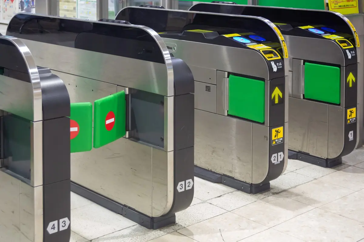 旅慣れしている友人はいつも金券ショップで「株主優待券」を買って新幹線に乗っているそうです。「東海道新幹線」に“約1割”安く乗れるって本当？