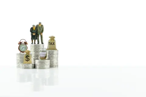 老後の年金は「月18万円」あれば、貯金は300万円で問題ない？65歳以降の暮らしに必要な貯金額を解説