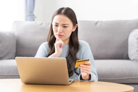 年収「500万円」、支払いの延滞がなくても「クレカ」の審査に落ちる!?収入や支払い履歴以外で審査に影響する要素はなに？