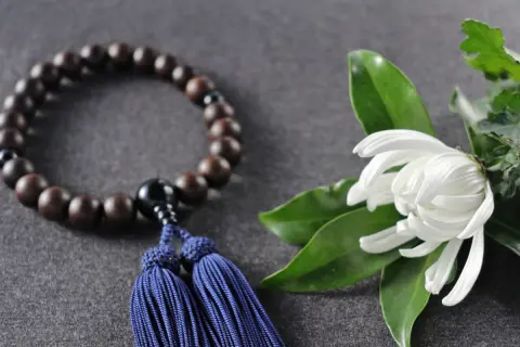 独身で兄弟もいない60代です。亡くなった場合、“遺産”は誰に渡り、“葬儀”は誰が行ってくれるのでしょうか？