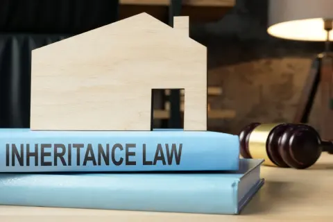 父が残した遺産は、現金1500万円・自宅不動産3000万円の「合計4500万円」です。この場合、相続税の目安はどのくらいになるのでしょうか？