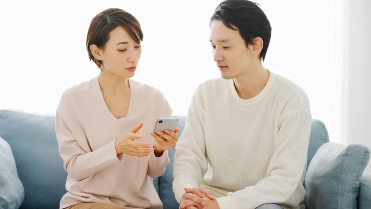 50代夫婦なら通信費は「月980円」で十分？格安SIMに替えると月1000円以内で収められるの？