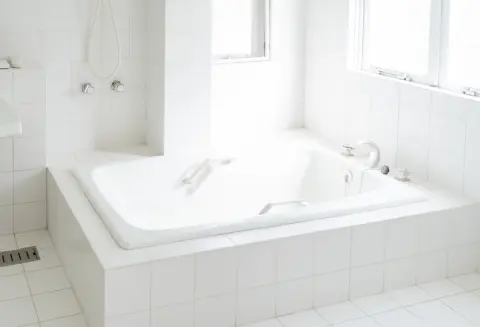 寒くなってきたのでお風呂に入りたい！「シャワー」から「シャワー＋湯船」にしたら、月の「光熱費」はどのくらい変わるのでしょうか？