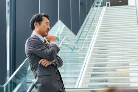 「60歳でiDeCo・65歳で退職金」を受け取ると“退職所得控除”が使えず損になる？“勤続40年・退職金2100万円”だと納税額が「0→30万円」に!? 損をしない方法をFPが解説