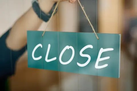 「医療機関」の倒産が過去最多！「医師＝高収入・安定」のイメージは崩壊？ 背景にある“構造的リスク”とは