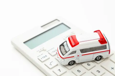 高齢の母が風呂場で転倒！「救急車は7000円請求される」と言うので、車で病院へ行きました。救急車は“有料の場合”もあるのでしょうか？