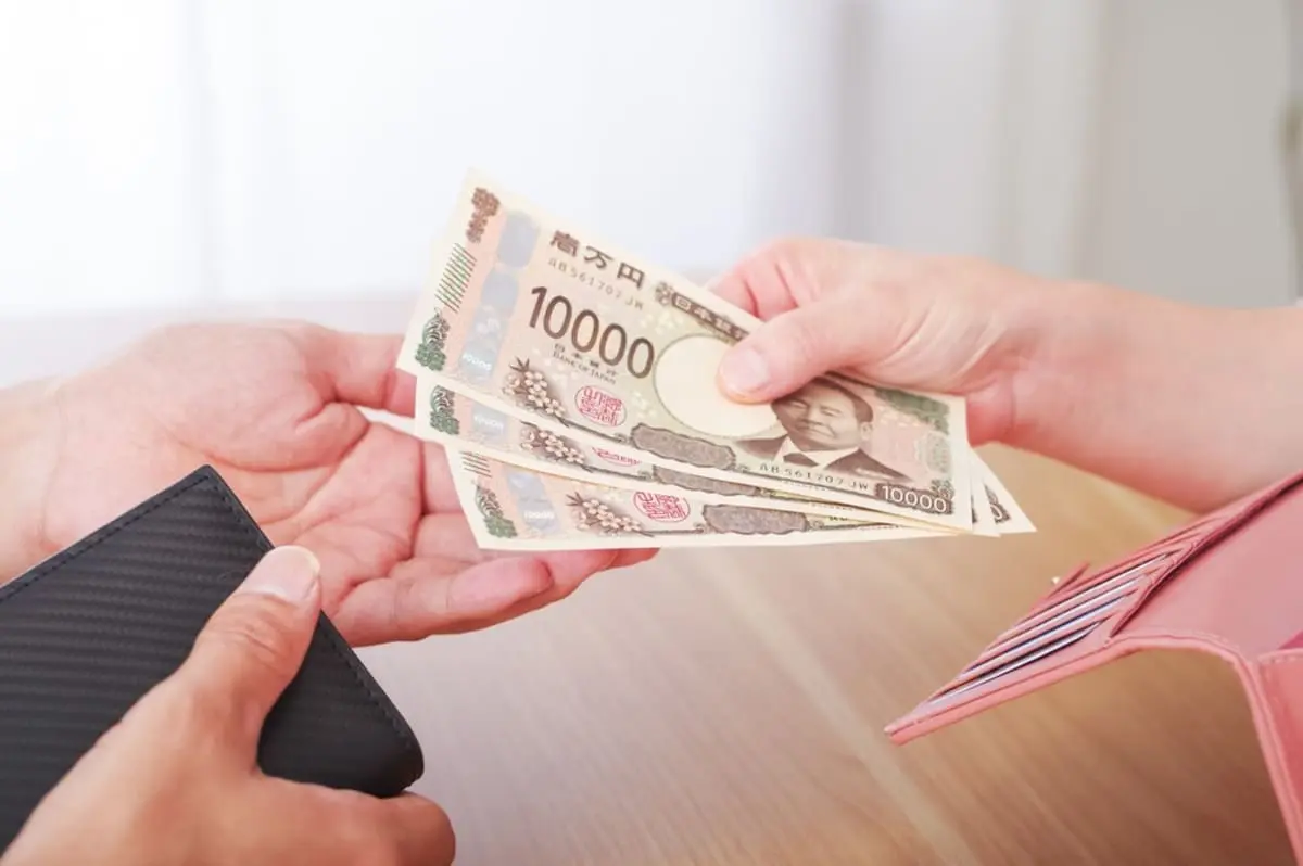 夫に“1日1000円”渡していますが、「ランチ代にもならない」と言われました。“お小遣い制”に疲れたとのことですが、夫婦で財布を別にしている人は多いのでしょうか？