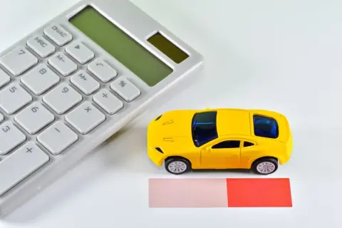 残クレが終わったアルファード、査定は120万円。「このまま乗るか」「買い替えるか」で迷っています。費用を抑えるならどっち？