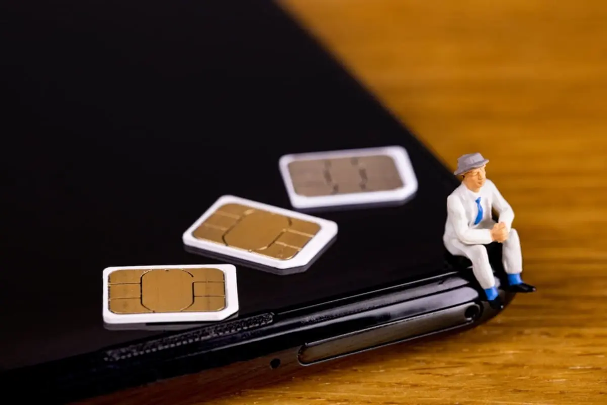 ブランド志向でいまだに「格安SIM」への乗り換えに抵抗が…。月1万円以上スマホ代にかかっているなら乗り換えたほうがいい？