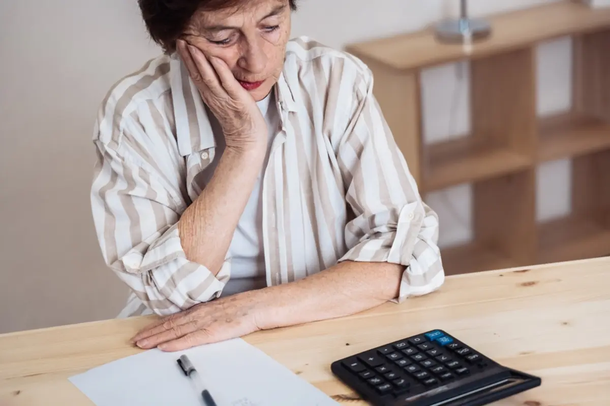 65歳で年金を繰下げ申請し「67歳」から受給予定。この2年間も“年金保険料”は払い続ける必要があるのでしょうか？