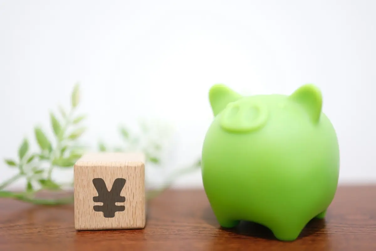 定年まであと“5年”なのに、貯金が「300万円」しか貯まっていません。50～60代で「2000万円」以上貯めている人は、実際どのくらいいるのでしょうか？