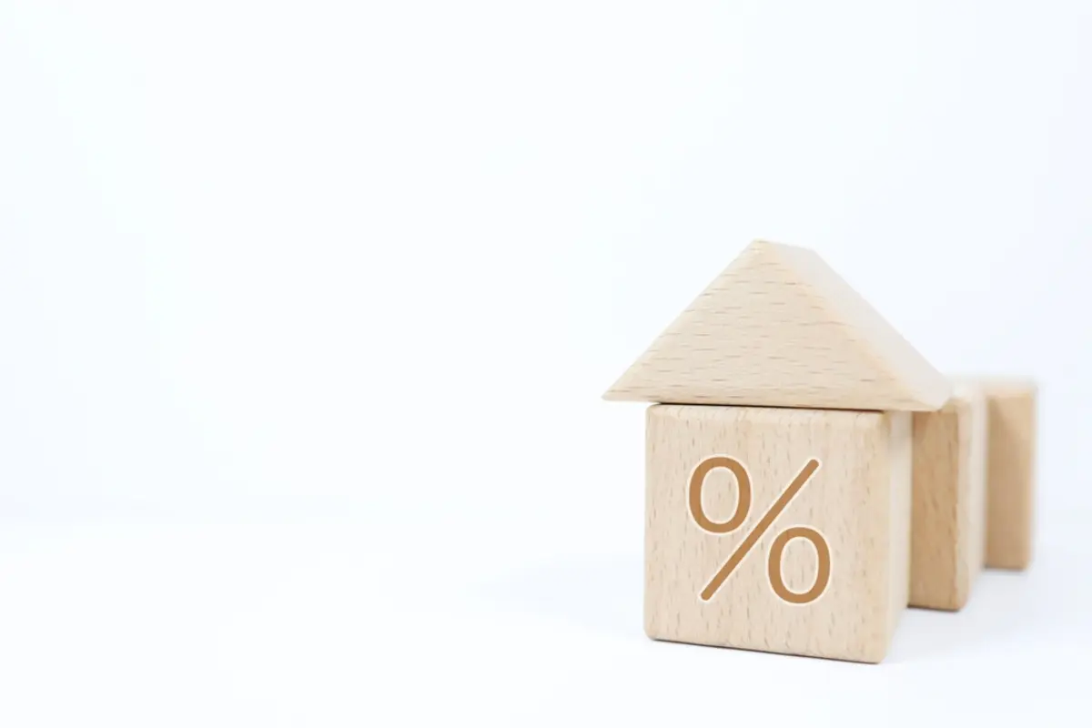 日銀利上げで「変動金利」が上がる!?「金利0.5％→1.0％」で返済額はいくら上がる？“年収600万円・残債3000万円”の家計インパクトを試算