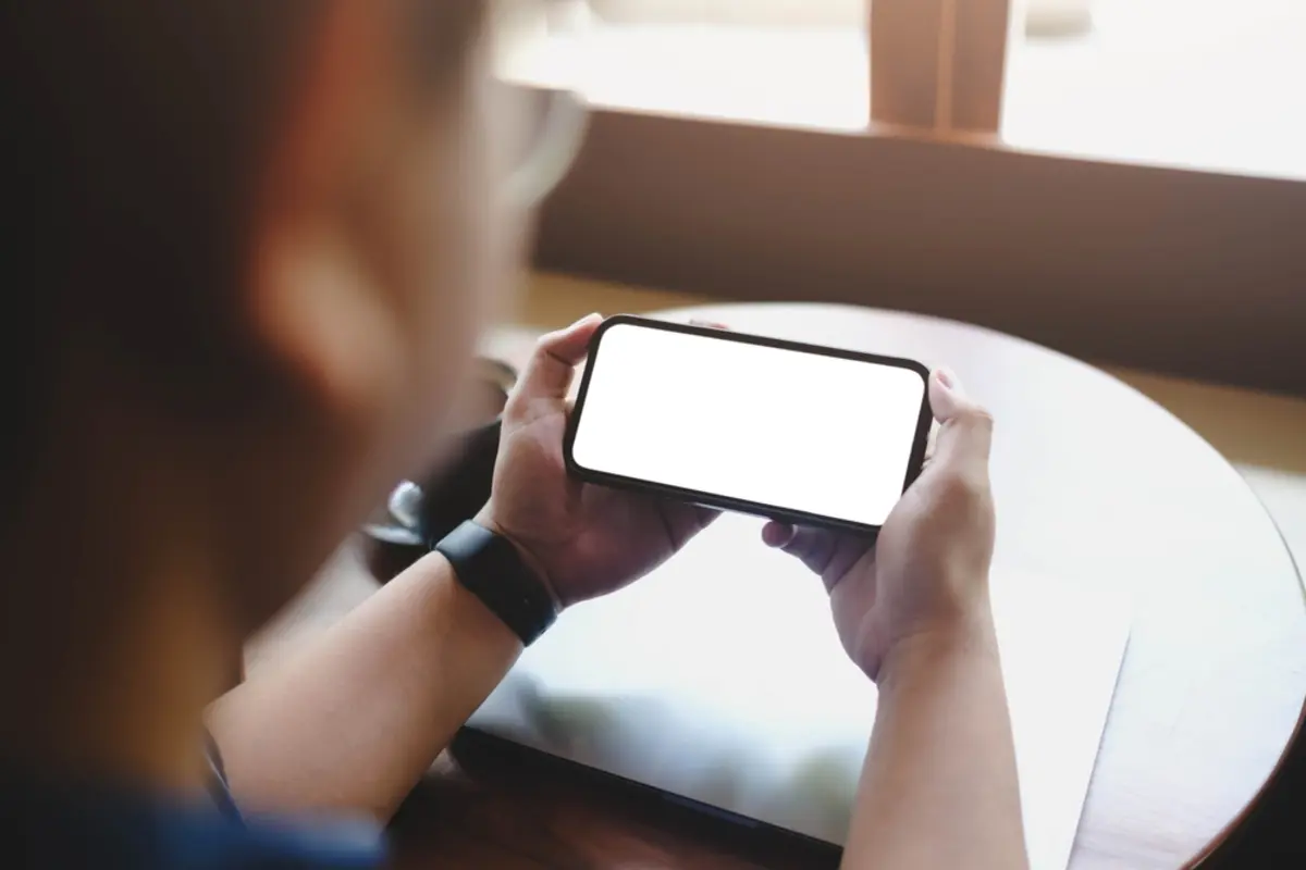 10月から「スマホ所持」だけで“NHK受信料”がかかる!? わが家に「テレビ」はないのですが、本当に支払いが必要ですか？ 新サービス「NHK ONE」とは？