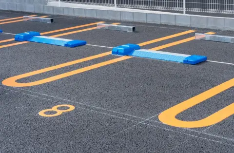 東京の駐車場「月3万円」にショック！ 地元は「6000円」ですが“5倍”なんて高すぎませんか？ 東京と地方の“地価・家賃”も踏まえ検証