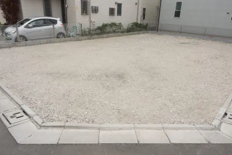 両親の土地を「そのまま放置」して10年…固定資産税だけで“100万円”近く支払っています。いま売るのと貸すの、どちらが得？