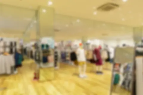 現在の株価で「ユニクロ株」を買おうと思ったら“560万円以上”必要！「株式分割」の前だったら“4700万円以上”も必要だった!?