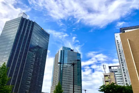 来年就活が始まる長男、「大手総合商社」か「国家公務員」で迷っているそうです。「大企業」と「国家公務員」、“生涯賃金”が高いのはどっち？