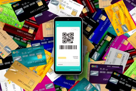 飲食店で「クレジットカード」を使ったら“5％上乗せ”された！“手数料の上乗せ”は「規約違反」だと思うのですが…。返金を求めることはできますか？