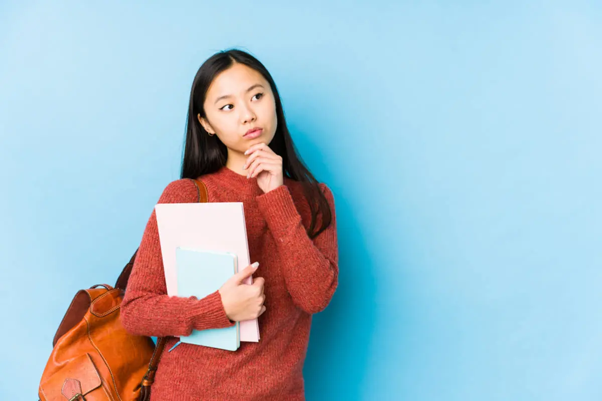 大学に「奨学金・バイト」で通い成績はギリギリ。実家が太い友人は「勉強のため」に時間を使えて“ずるい”と感じます…若年層を蝕ばむ“経済格差”とは