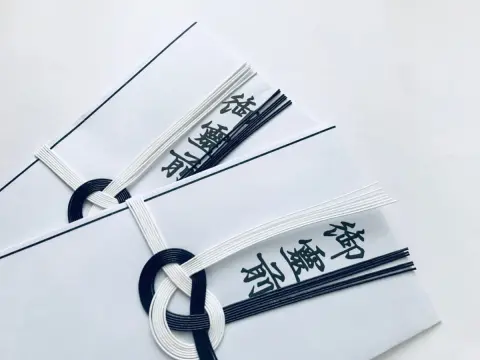 葬儀で香典を家族まとめて包もうとしたら、親戚から「1人ずつ出すべきだ」と言われてしまいました。マナーとしてはどちらが正しいのでしょうか？