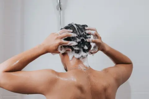 息子と主人が毎日朝シャンしています。朝シャン1回の光熱費・水道代ってどれくらいかかっているのでしょうか。