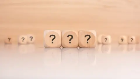 無職の息子（45歳）が私の年金に頼って暮らしています。私の死後、遺族年金は一切出ないと聞きました。生活保護は受けられるでしょうか。