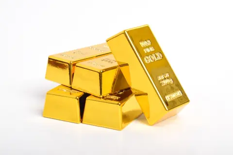 2025年は「金価格」が高騰！ 10年前は「グラム4500円」だったのに…もし当時“100万円分”購入してたら、今いくらになってる？「有事の金」はポートフォリオに入れるべき？