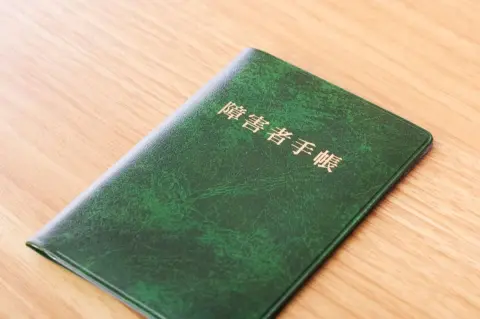 SNS「片目失明で障害者手帳もらえないの、意味わからない！」に反響多数…義眼は“2年おき”に十数万円かかるのに、支援は受けられない？「現行制度の課題」とは