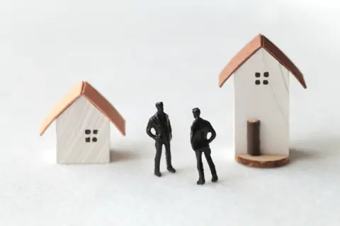 兄から「不動産を共有名義にすると固定資産税が安くなる」と聞きました。本当でしょうか？実家を相続する場合は共有名義にするとお得になりますか？