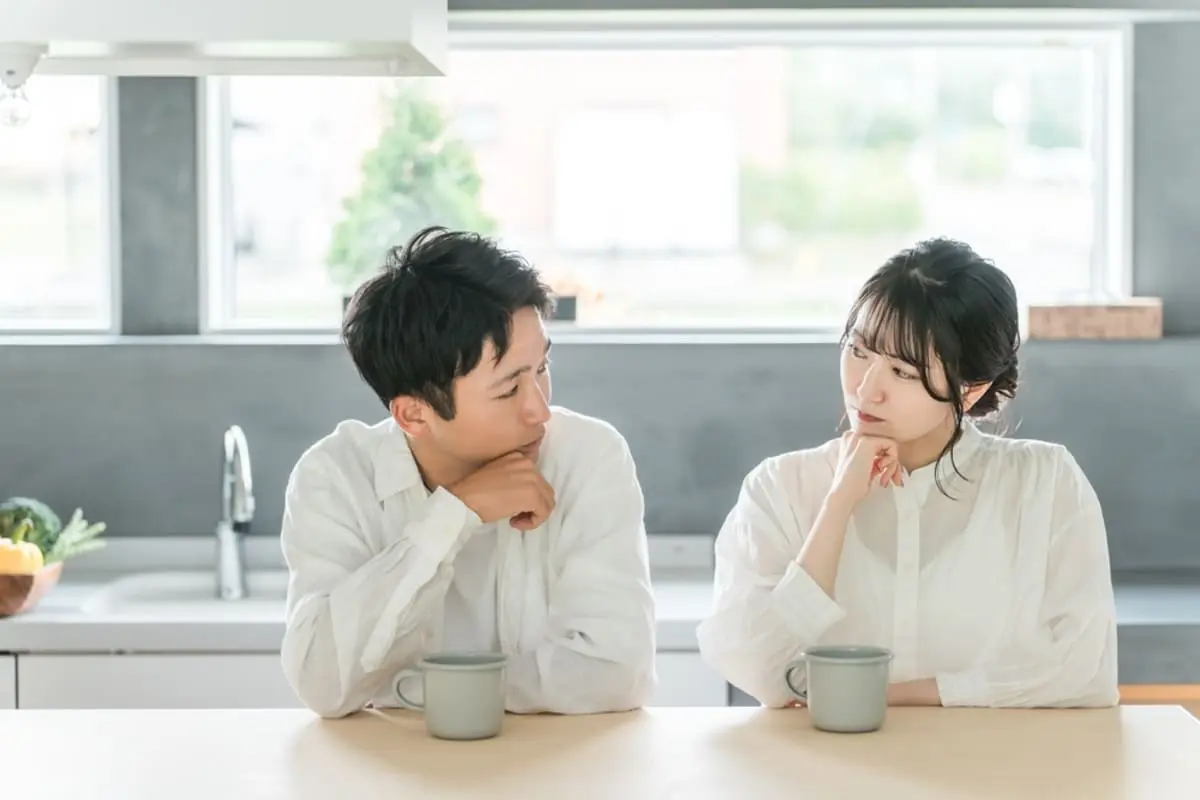 70代でもパートを続ける母。「年金だけ」では“生活が苦しい”のでしょうか？ 老後の「平均年金額・支出」を確認