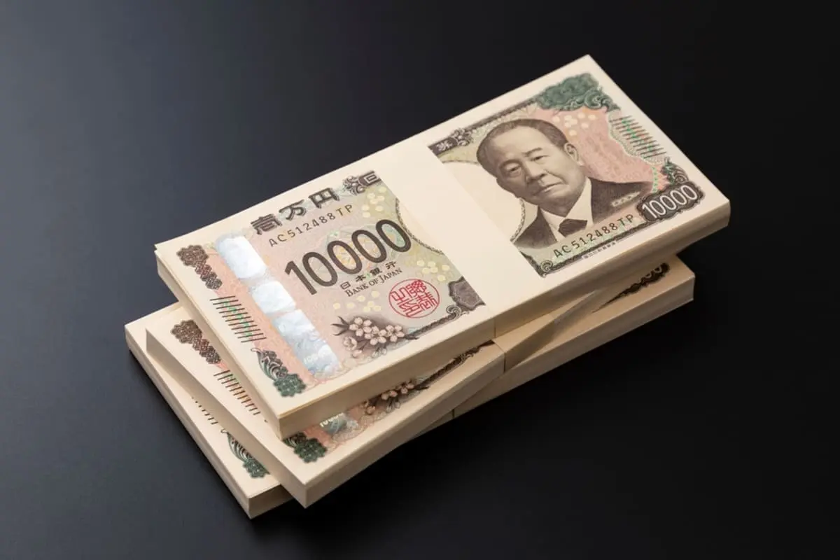 結婚資金として祖父母から300万円、親から100万円もらいました。贈与税はかかりますか？かかる場合、税金はいくら払うことになるのでしょうか？