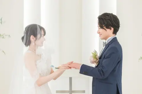 SNSで同級生たちの結婚報告をよく目にします。大体は結婚式を挙げているのですがどうやって資金を貯めているのか、将来のために知っておきたいです