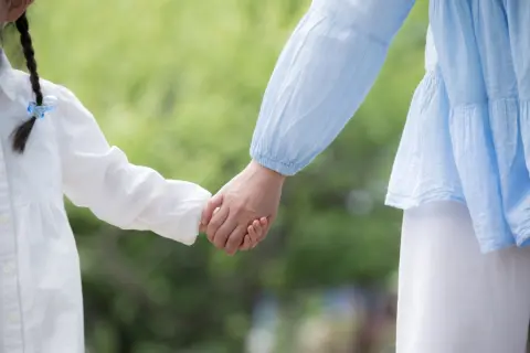 シングルマザーとして生活を始めたいのですが、東京都内だと児童扶養手当などを含めて月いくらくらいもらえるのでしょうか？