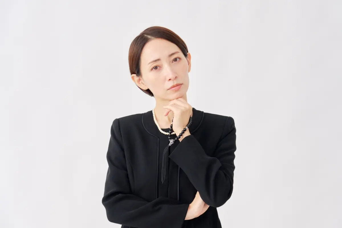 母が亡くなり、葬儀費用「150万円」を娘である私が立て替えました。“相続前”に母親の口座から引き出そうと思いますが、問題ありますか？