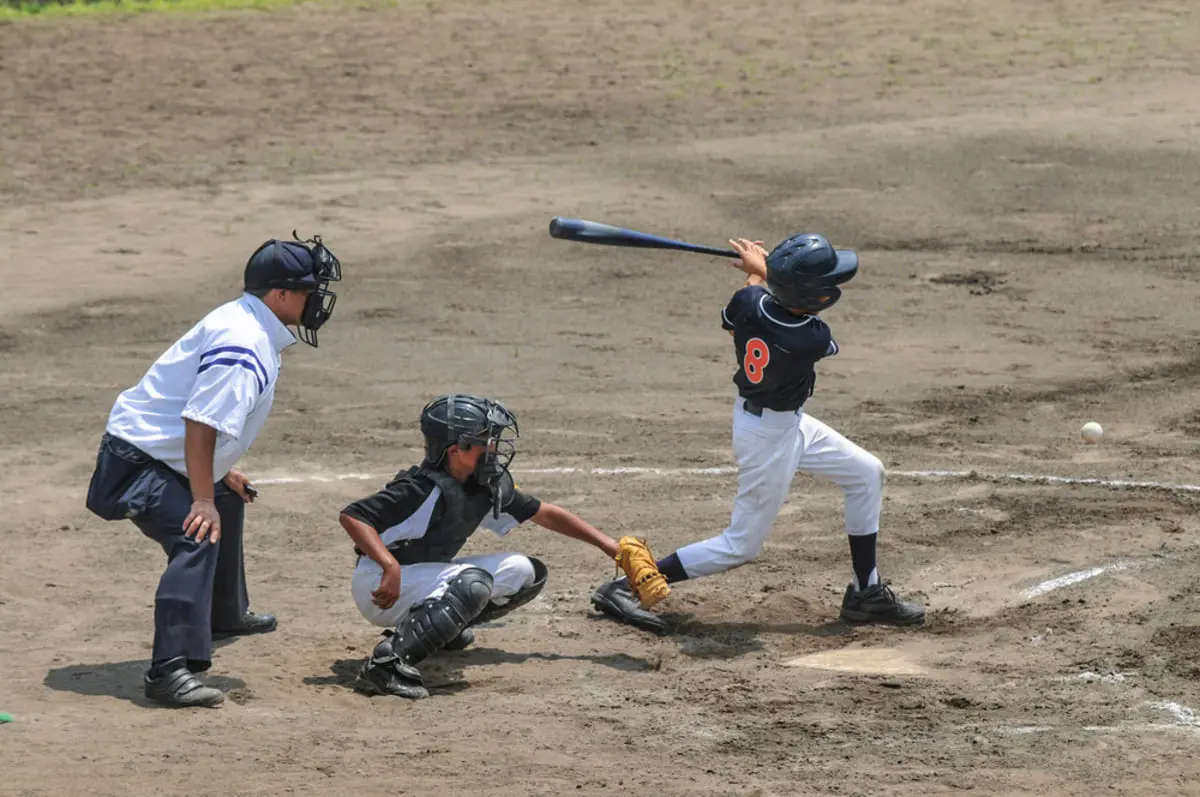 息子が少年野球を始めました。道具一式10万円、月謝2000円、定期的な懇親会… 想像以上に出費が多く、家計に負担が出ています。懇親会はどこまで応じるべき？