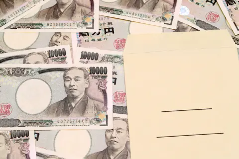 40代実家暮らし。新卒の時から毎月家に「5万円」を入れているのですが、先日親から「もう少し金額を増やしてほしい」と言われました。いくらくらいが相場なんでしょうか？
