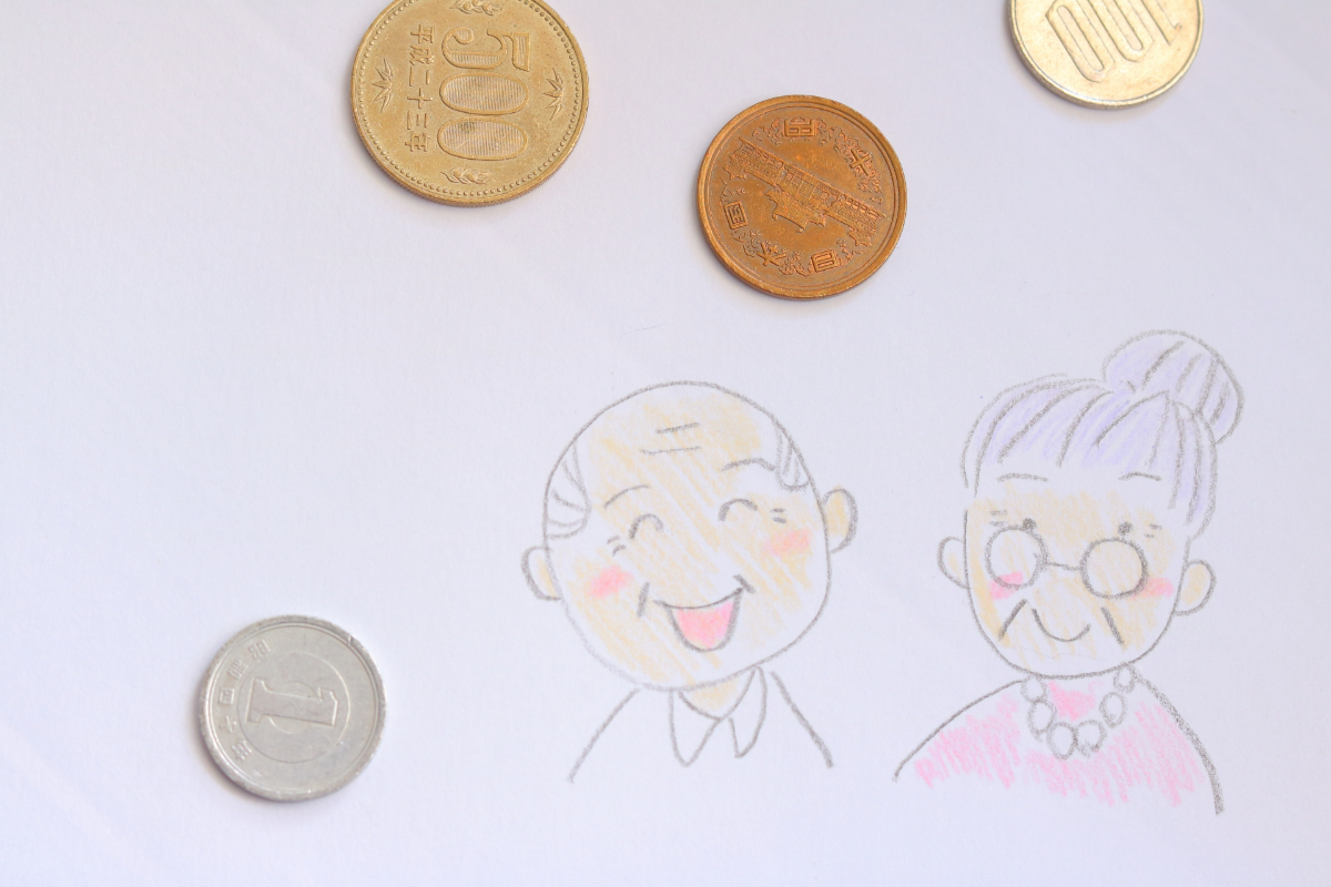 12月は年金支給月! 申請すれば“月額最大5450円”の「年金生活者支援給付金」が支給される可能性も。年金加入期間“35年”だといくらもらえる ...