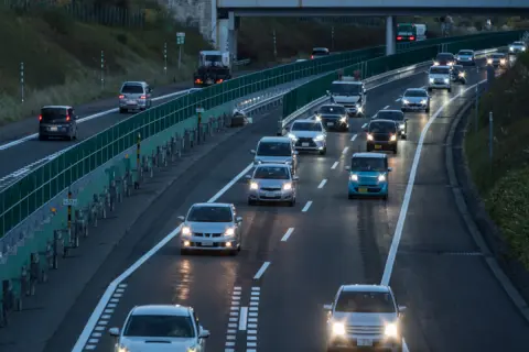 【高速道路】深夜割引は“実質廃止”に？ 変更時期と新ルールを整理