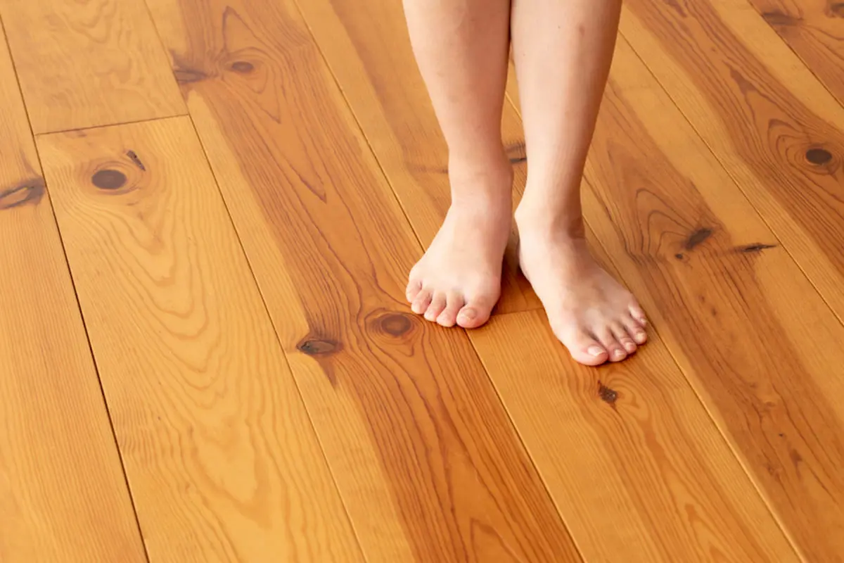 床暖房は「付けっぱなしが得」と聞きましたが、母に「火事とか大丈夫？」と聞かれ心配です…“数時間の外出”でも消すべきでしょうか？「電気代・注意点」を確認