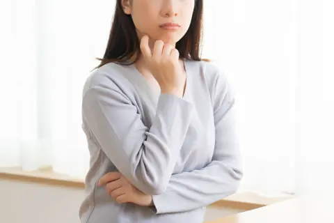 夫婦で「年金25万円」を受け取っていますが、夫が死亡したら「自分の年金」は“月7万円”だけです。「夫の遺族年金」はいくら受け取れるでしょうか？