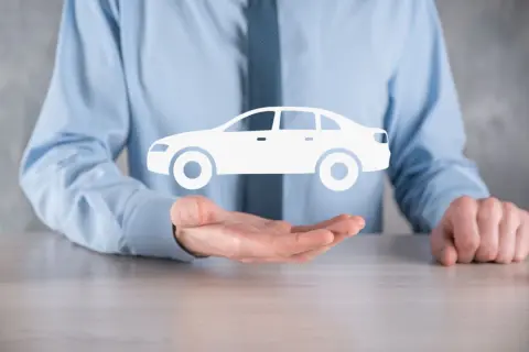 「年収500万円」で“ランクルの購入”を検討中です。やはり“維持費”も考えると「年収1000万円」近くないと厳しいでしょうか？「高級車×年収500万円」の現実とは