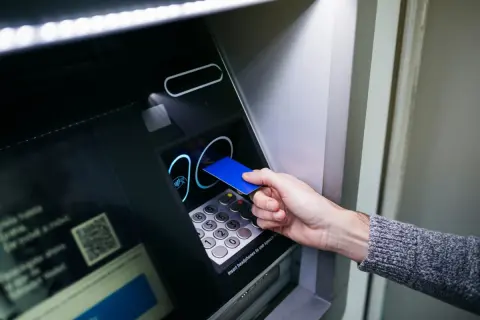 銀行振込で記録が残ると税務署に見られる？ 夫婦間の生活費と贈与の注意点