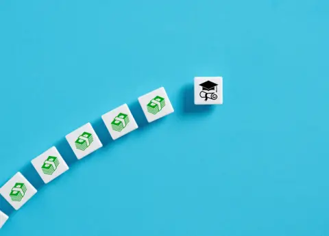 わが家は「生活保護」を受給中ですが、子どもに「大学へ行きたい」と相談されました…保護費から“学費・生活費”は出ますか？ 生活保護でも大学へ通えるでしょうか？