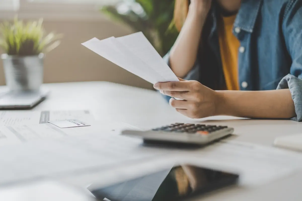 【年末調整2025】扶養家族の年収が160万円を1円でも超えたら損？ 扶養控除が外れると税金はいくら増えるの？