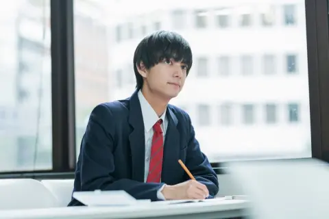 来年、息子が「私立高校」に進学予定です。高校無償化制度の「所得制限」が撤廃されると聞いたのですが、どれくらい軽減されるのでしょうか？