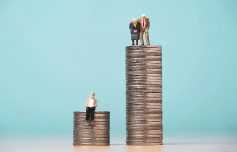 もうすぐ60歳の夫は「貯金500万円」しかありません…60代の「平均・中央値」と比べて少ないですか？ 老後資金は“最低1000万円”ないと厳しいでしょうか？ 統計をもとに解説