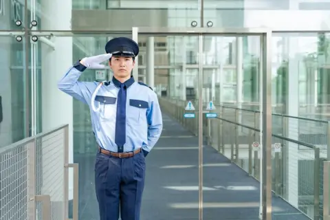 40代で警備員の給料はどのくらい？仕事内容も解説