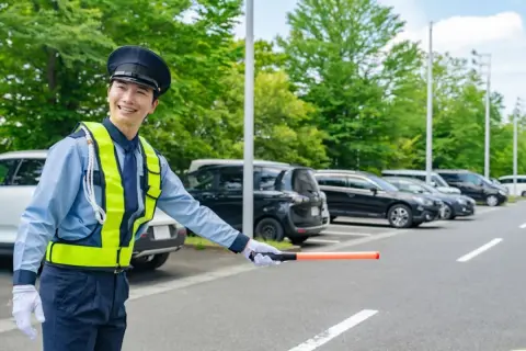 交通警備員はどのくらい稼げる？給料アップする方法は？